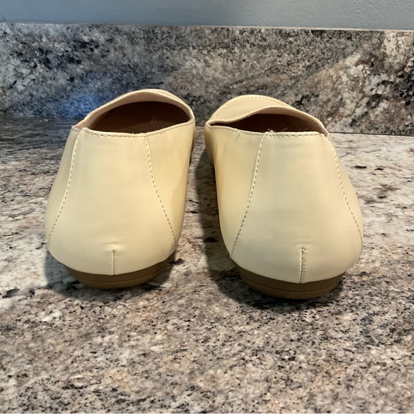 White Mountain Cliffs Womens Size 11M Gracefully Flat Loafer Shoes CREAM Color - Picture 10 of 11